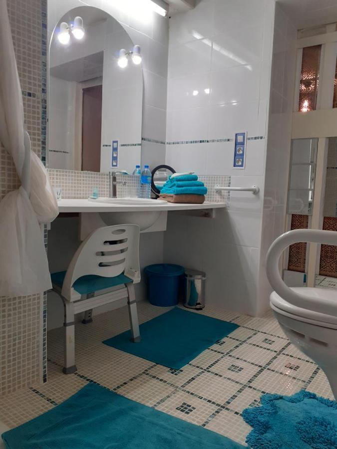 7042Douce Nuit Hotel Saint-Germain-Laval  Ngoại thất bức ảnh