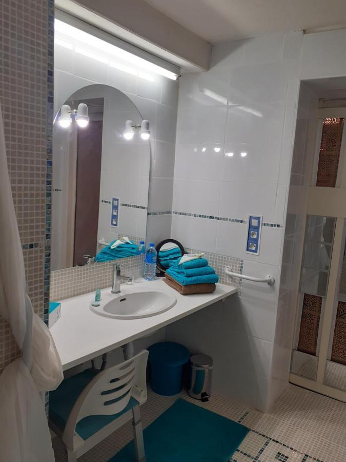7042Douce Nuit Hotel Saint-Germain-Laval  Ngoại thất bức ảnh