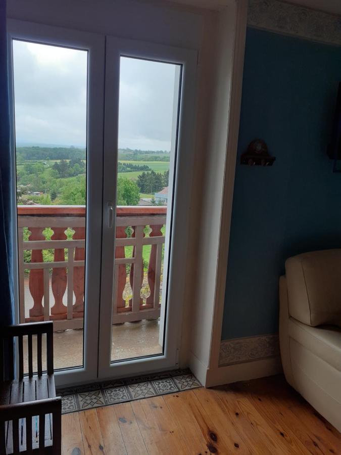 7042Douce Nuit Hotel Saint-Germain-Laval  Ngoại thất bức ảnh