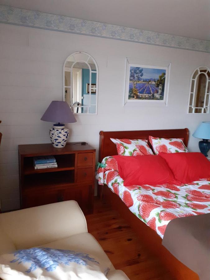 7042Douce Nuit Hotel Saint-Germain-Laval  Ngoại thất bức ảnh