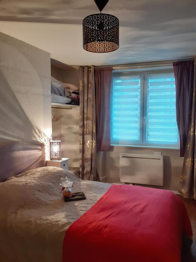7042Douce Nuit Hotel Saint-Germain-Laval  Ngoại thất bức ảnh